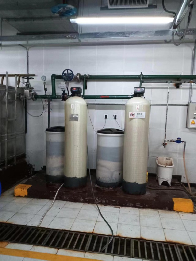 北京某锅炉房两套4吨/时全自动软水器